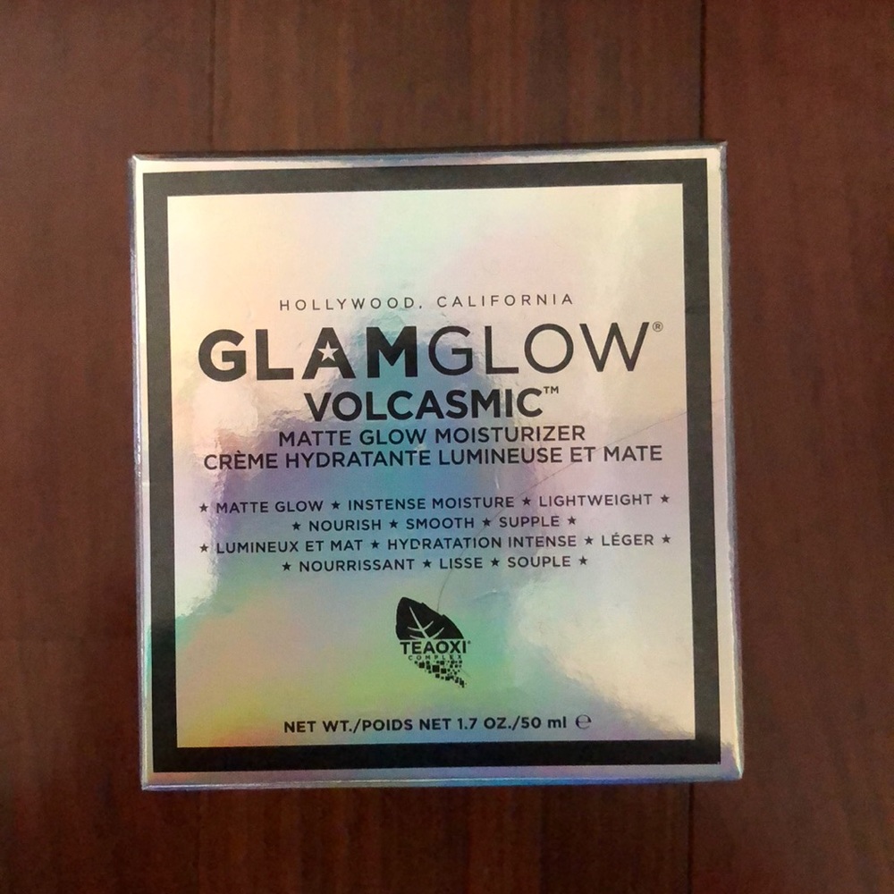 GLAM GLOW MOISTURIZER